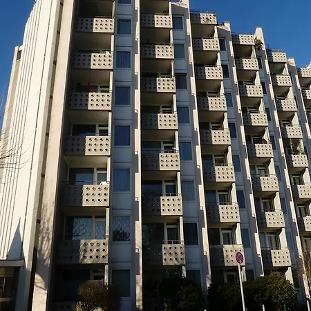 24 Apartment *